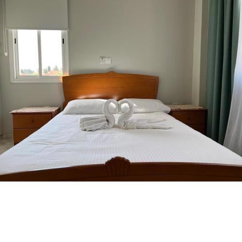 Spacious beautiful 1 bedroom apartment with pool !