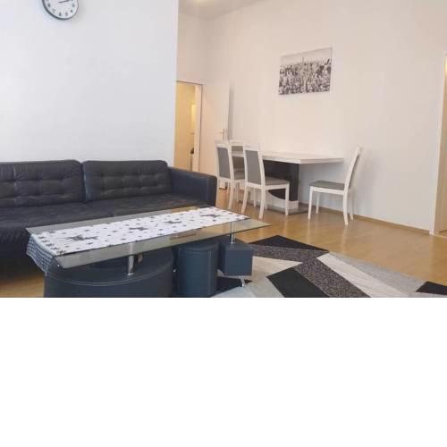 Spacious Central Apartment