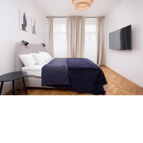 Spacious Condo in Smíchov by Prague Days