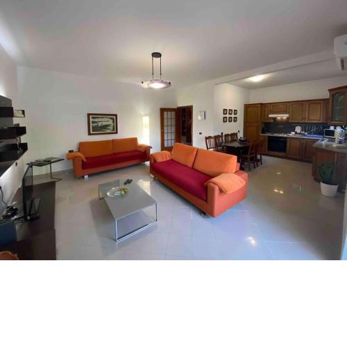 Spacious condo,10 min walk from AirAlbania stadium
