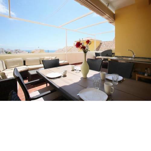 Spacious Corner Apartment (PA 7-14)