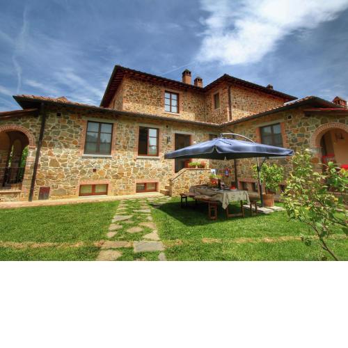Spacious Cottage in Lucignano with Garden