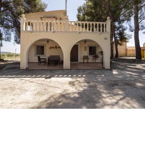 Spacious Cottage in Moratalla with Swimming Pool
