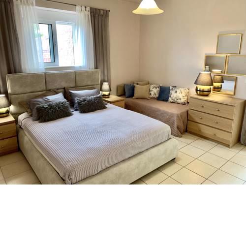 Spacious Cozy private room with bathroom