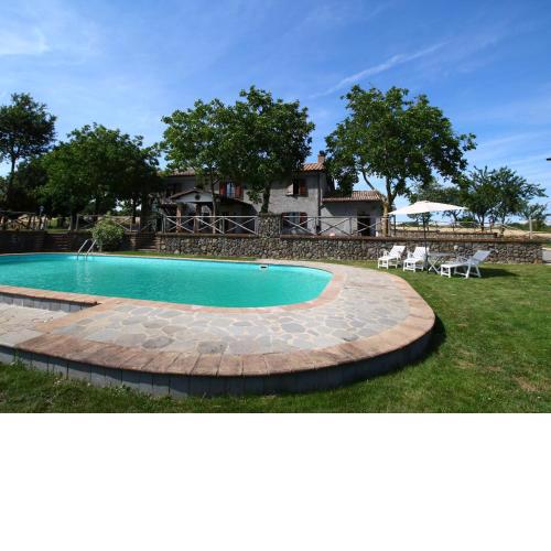 Spacious Farmhouse in Bagnoregio with Swimming Pool