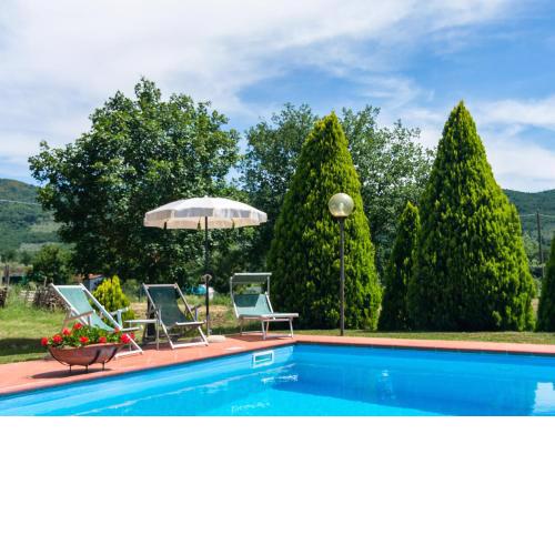 Spacious Farmhouse in Castiglion Fiorentino with Garden