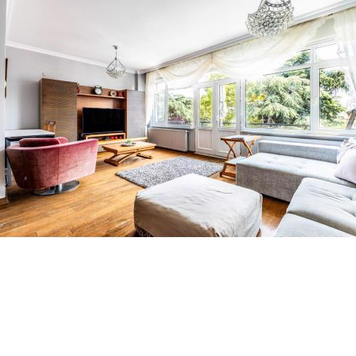 Spacious Flat w Balcony 8 min to Besiktas Square
