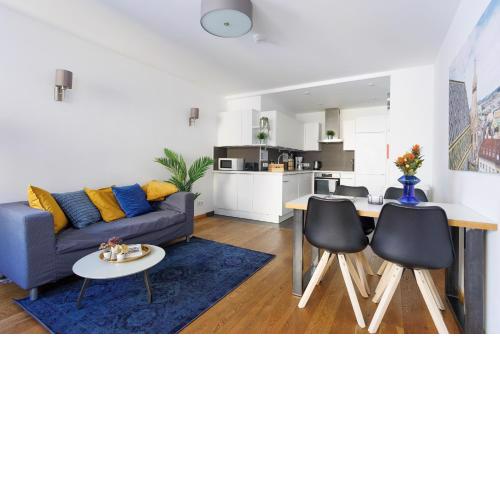 Spacious Group Apartment with Balcony