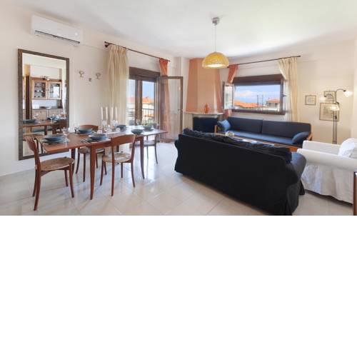 Spacious Holiday Apartment