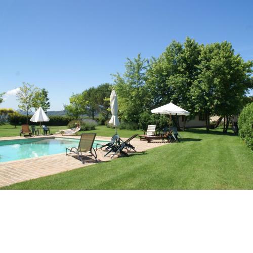 Spacious Holiday Home in Montone with Swimming Pool