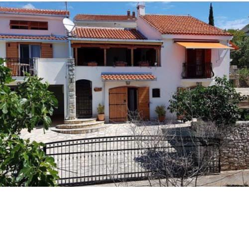Spacious Holiday Home in Seget Vranjica with Garden