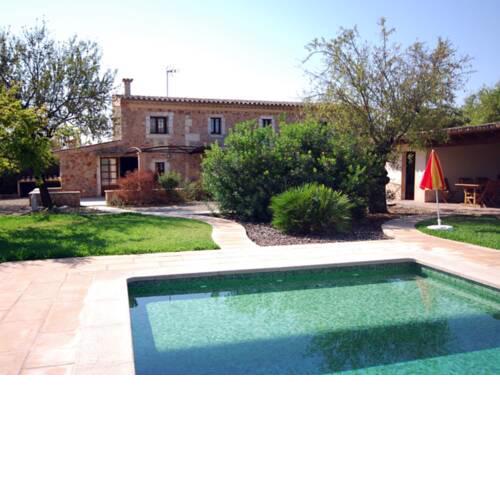 Spacious Holiday Home with Private Pool in Buger