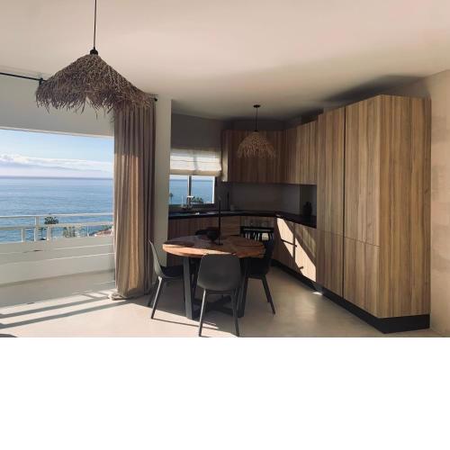 Spacious, Light & Cozy Apartments with Ocean Views