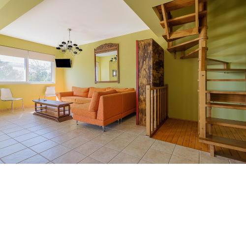 Spacious Maisonette in Anavissos