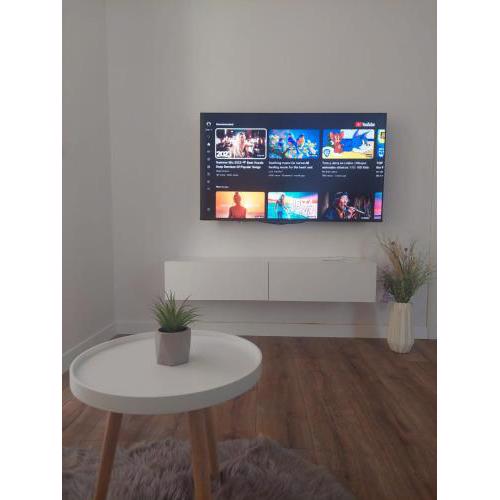 Spacious modern 1 bedroom Apartment