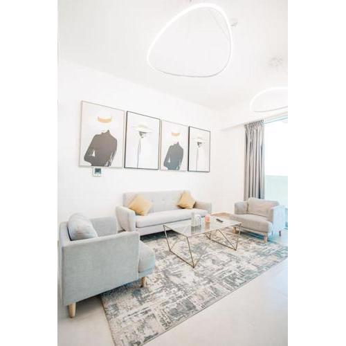 Spacious modern 2 bedroom apartment