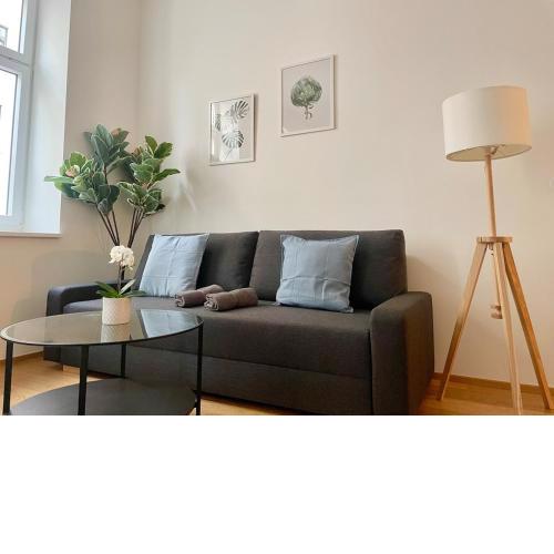 Spacious Modern 2 Bedroom Apartment