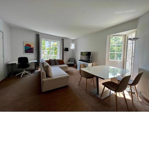 Spacious & modern flat close to Parc Monceau