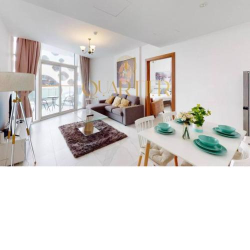 Spacious one bedroom with Beautiful Views of Burjlkhalifa and Dubai Canal