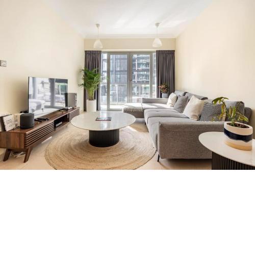 Spacious Place Near Dubai Mall, Fountains & Burj Khalifa