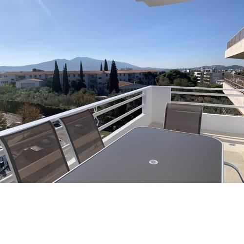 Spacious renovated apartment Marousi KAT