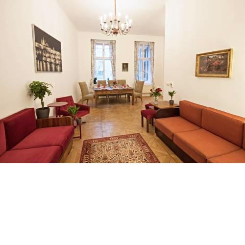 SPACIOUS RETRO BOUTIQUE 140m sq IN HEART OF PRAGUE