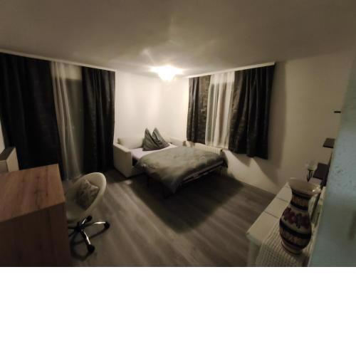 Spacious Room in Modern Flat