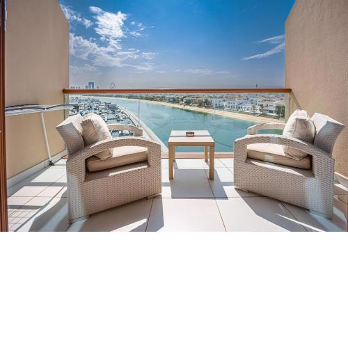 Spacious Seaview Studio in Palm Views, Palm Jumeirah