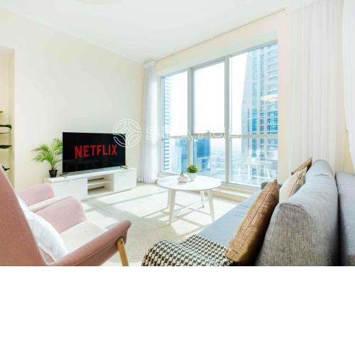 Spacious Sky-High Luxury Retreat with Marina Views