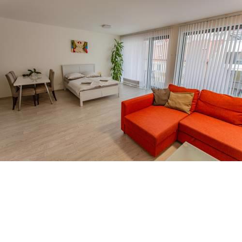 Spacious Terrace Apartment with free private parking