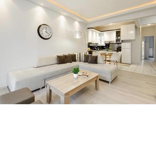 Spacious Top location 2bdrm apartment