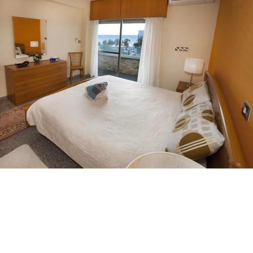 Spacious Town Beachfront 3 Bdr. Apt