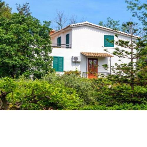 Spacious Villa in Calabria with Swimming Pool