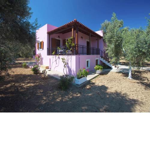 Spacious Villa with Jacuzzi in Sfakaki Greece