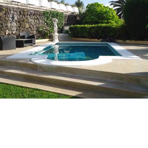SPACIOUS VILLA WITH POOL