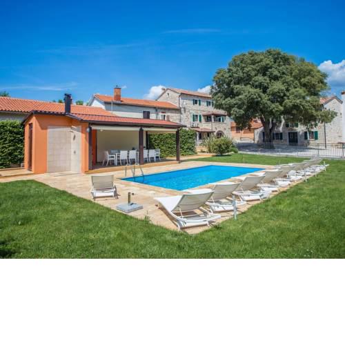 Spacious Villa with Private Swimming Pool in Porec