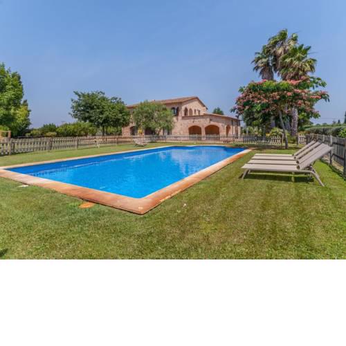 Spacious Villa with Swimming Pool in St Pere Pescador