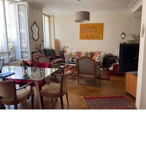 Spacious with KingSize Bed Apt in the 16eme Paris