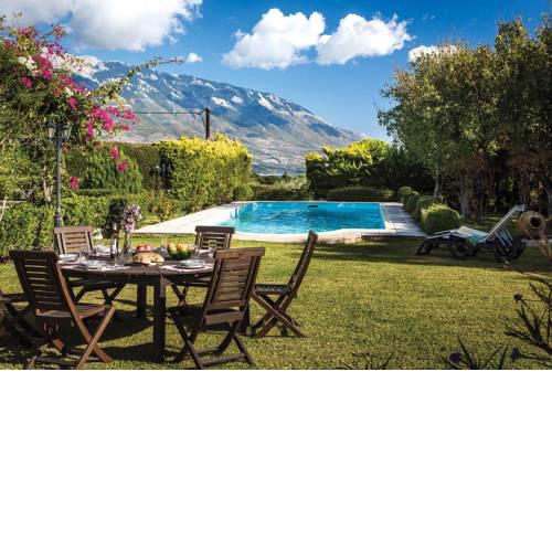Spartia Villa Sleeps 6 Air Con WiFi