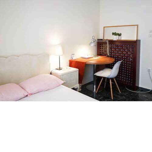 Special Offer near Metro for Akropolis
