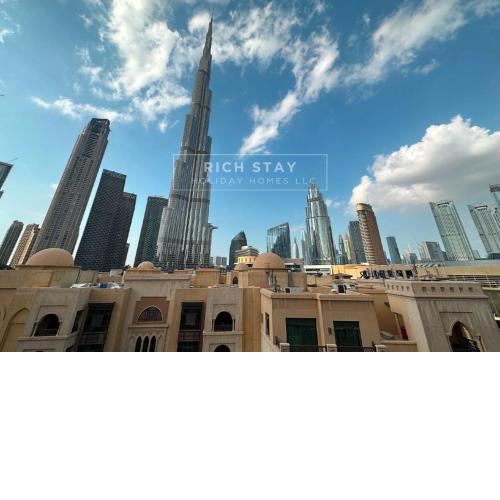 Spectacular 2BR in Souk Al Bahar, Downtown with Burj & Dubai Mall view by Rich Stay