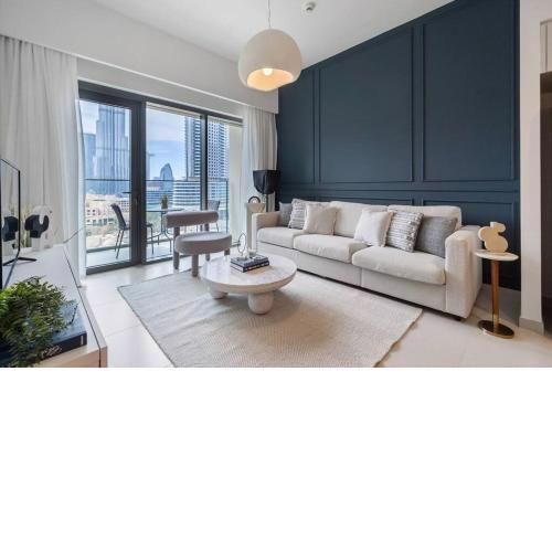 Spectacular 2BR Skyline Sanctuary in Downtown
