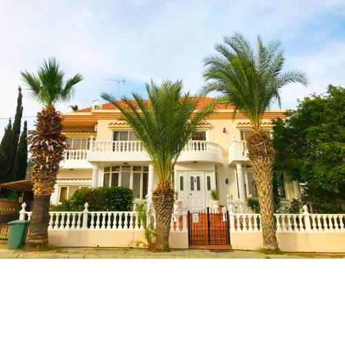 Spectacular Family Villa with a Private Pool
