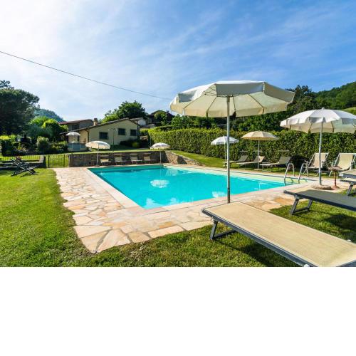 Spectacular Holiday Home in Dicomano with Swimming Pool