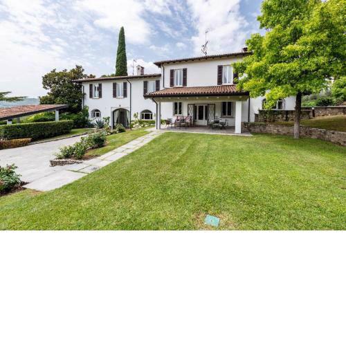 Spectacular Villa in Salò