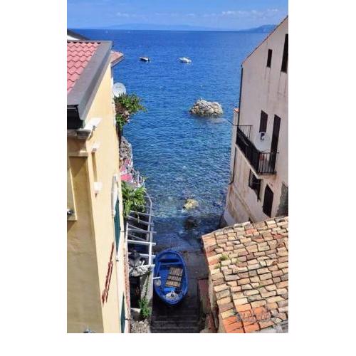 Spendido appartamento - Chianalea di Scilla bagnato dal mare