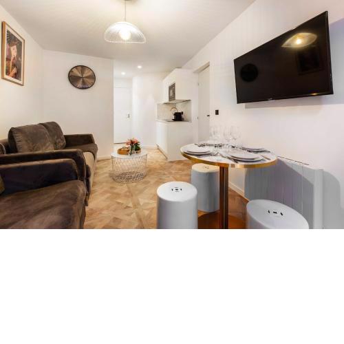 Splendid apartment 1BR6P apartment - Tour Eiffel Champs de Mars 0