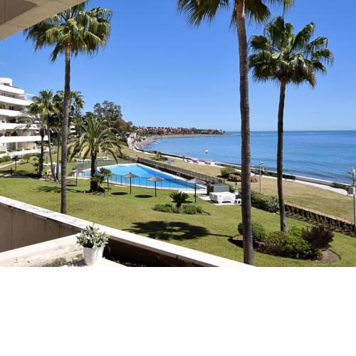Splendid Apartment in Estepona with Swimming Pool