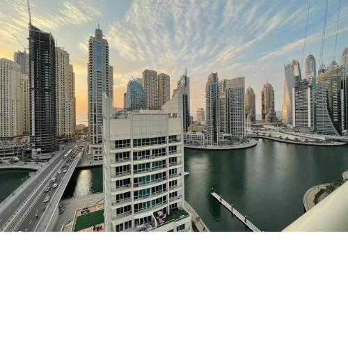 Splendid Dubai Marina Views - 2 BR + Sofa bed