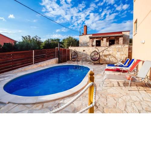 Splendid Holiday Home in Jasenice with Swimming Pool